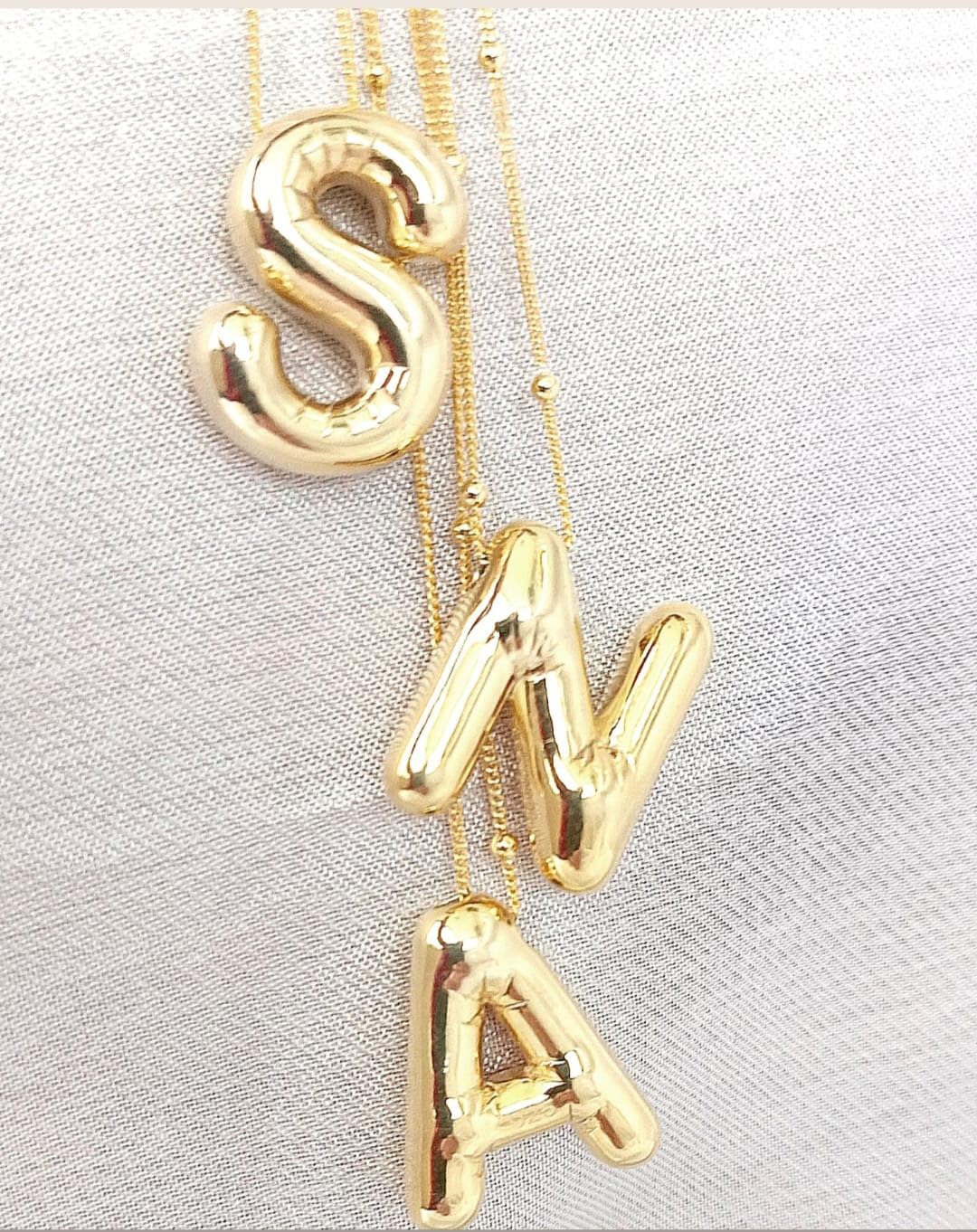 DIOWUS Bubble Letter Halskette für Frauen, zarte Ballon-Initial-Halsketten 18k vergoldete Kette Anhänger Alphabet Halsketten für Freundin Charm Einfaches Geschenk Schmuck (A)