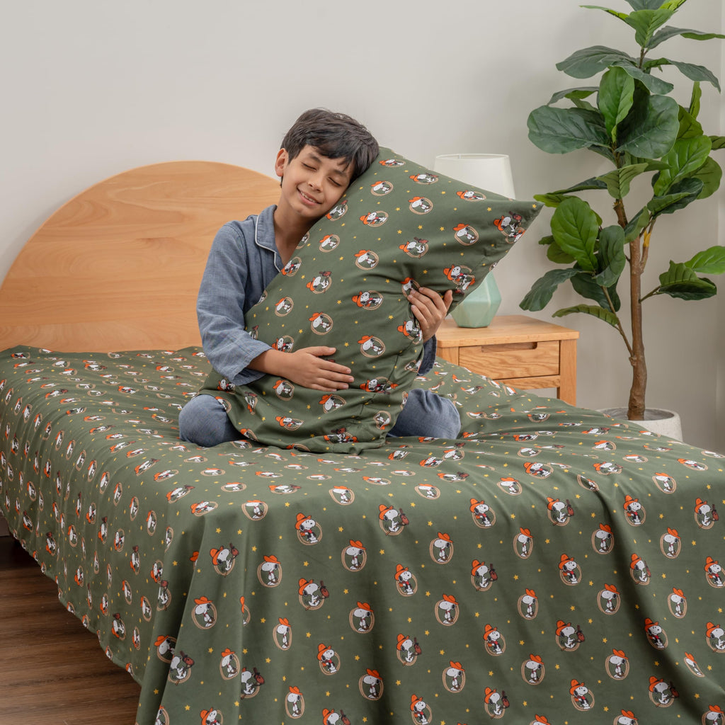 Zestaw pościeli Berkshire Blanket Peanuts® dla dzieci, rozmiar pełny - 4 części, Peanuts® mini pozy i łapy szare, urocze postacie Snoopy nadrukowane na miękkich mikrofibrowych prześcieradłach