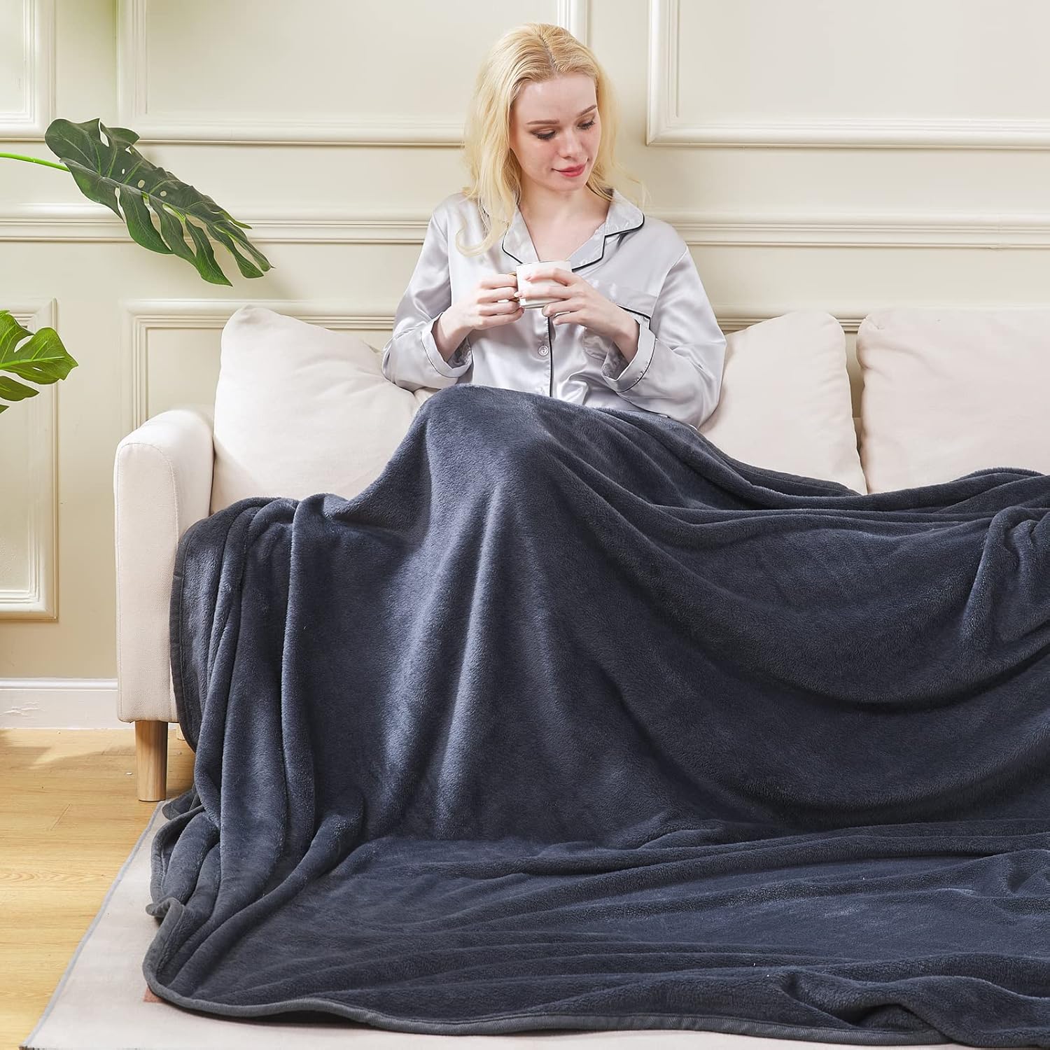 Soft Queen Size Blanket for All Season Warm Fuzzy Microplush Lightweight Thermal Fleece Summer Autumn Fall Winter Spring Blankets for Queen Full Bed Couch Sofa,90x90 Inches,Dark Gray