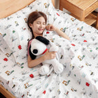 Zestaw pościeli Berkshire Blanket Peanuts® dla dzieci, rozmiar pełny - 4 części, Peanuts® mini pozy i łapy szare, urocze postacie Snoopy nadrukowane na miękkich mikrofibrowych prześcieradłach