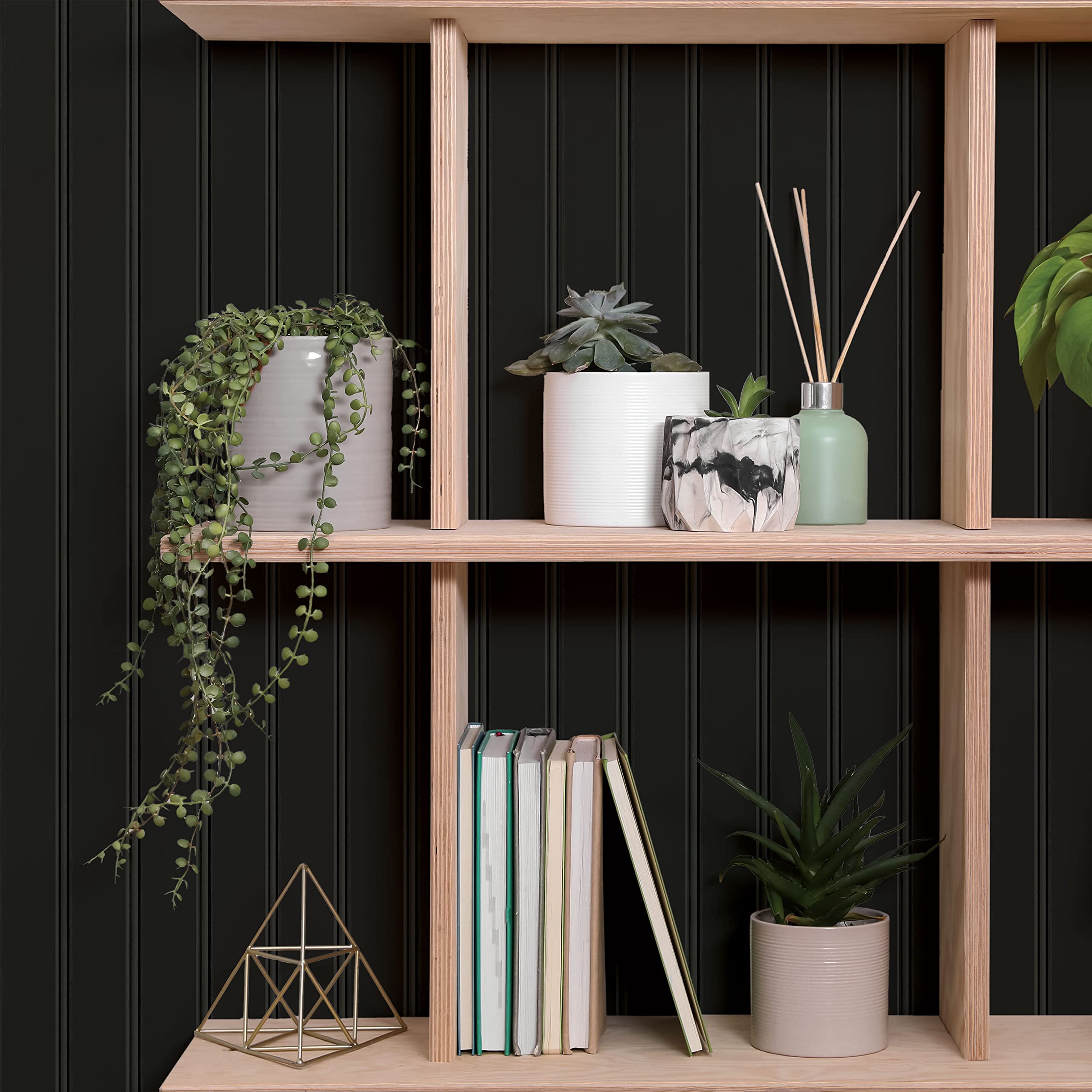 کاغذ دیواری قابل جدا شدن و چسبان Tempaper Black Faux Beadboard، ۲۰.۵ اینچ در ۱۶.۵ فوت، ساخت آمریکا