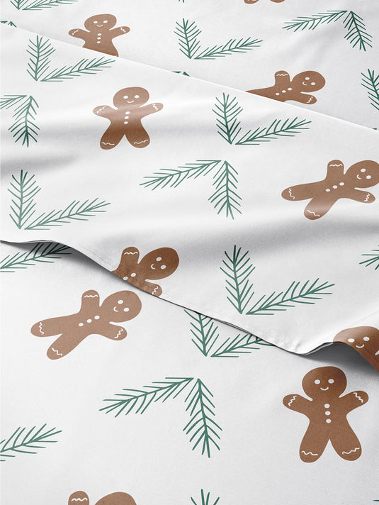 King Christmas Tree Sheet Set - Holiday Xmas Pattern Linen Set - Deep Pockets - Snug Fit - 4 Piece - Wrinkle Free - Comfy & Cooling Festive Winter Bedding - Easy To Care For - Kid Friendly