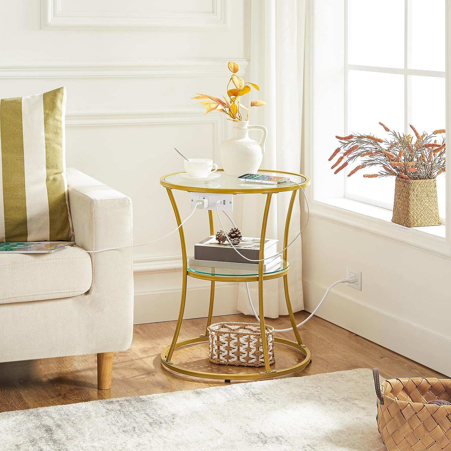 HOOBRO Round Coffee End Table with Charging Station, 2-Tier Small Accent Side Table with Glass Top, Round Nightstand for Small Space in Living Room, Bedroom, Gold GD83UBZ01