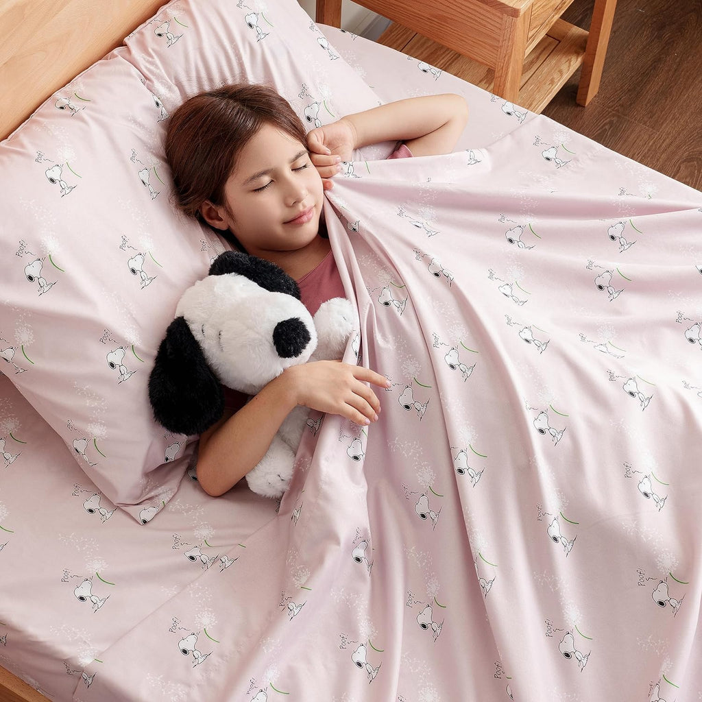 Zestaw pościeli Berkshire Blanket Peanuts® dla dzieci, rozmiar pełny - 4 części, Peanuts® mini pozy i łapy szare, urocze postacie Snoopy nadrukowane na miękkich mikrofibrowych prześcieradłach