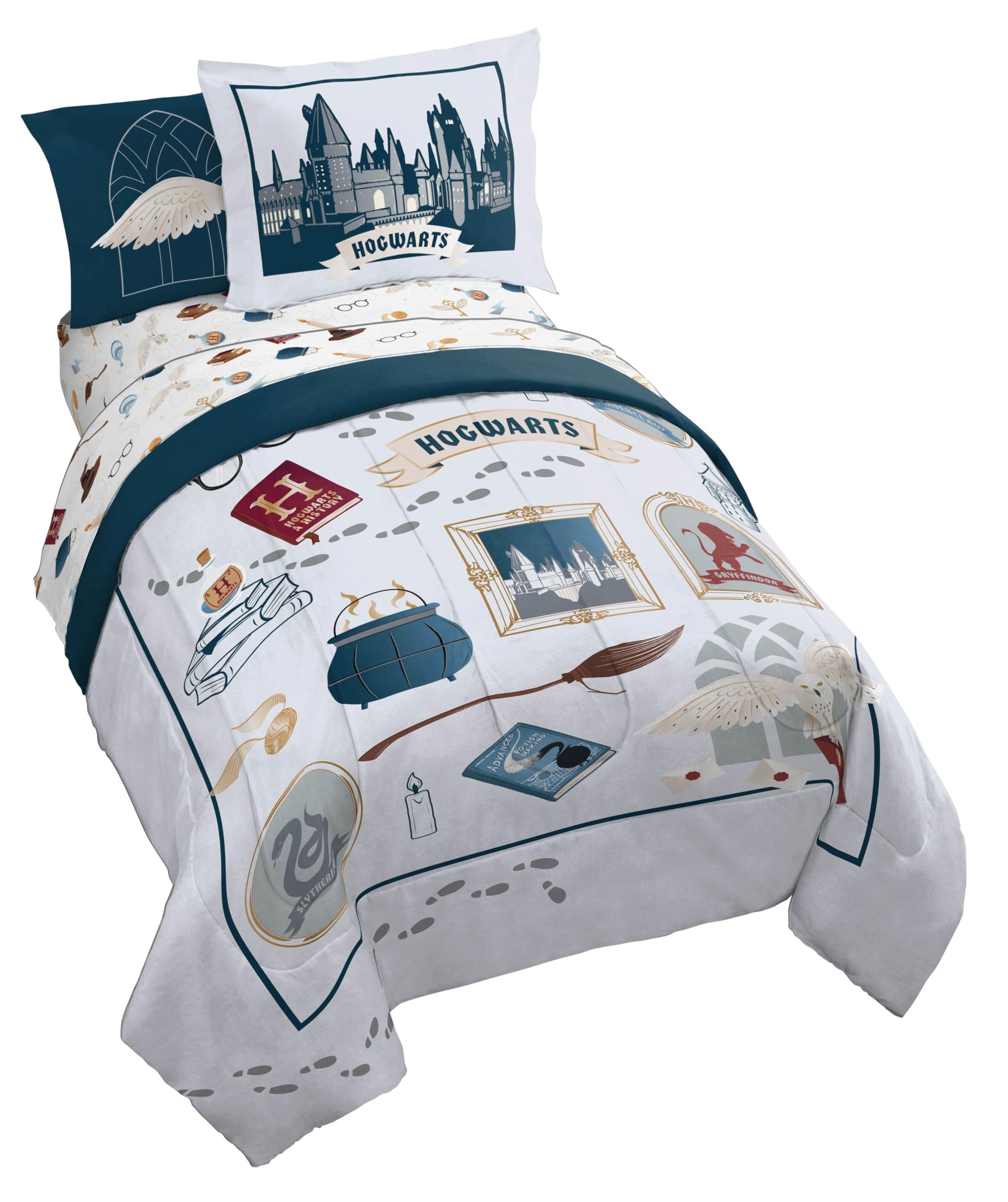 Jay Franco Kids Comforter Set Includes Sheets and Pillow Covers - Soft and Cozy Bed Set for Stylish Room Decor, Grey - Minecraft Movie, 7 Piece Queen Size Bedding