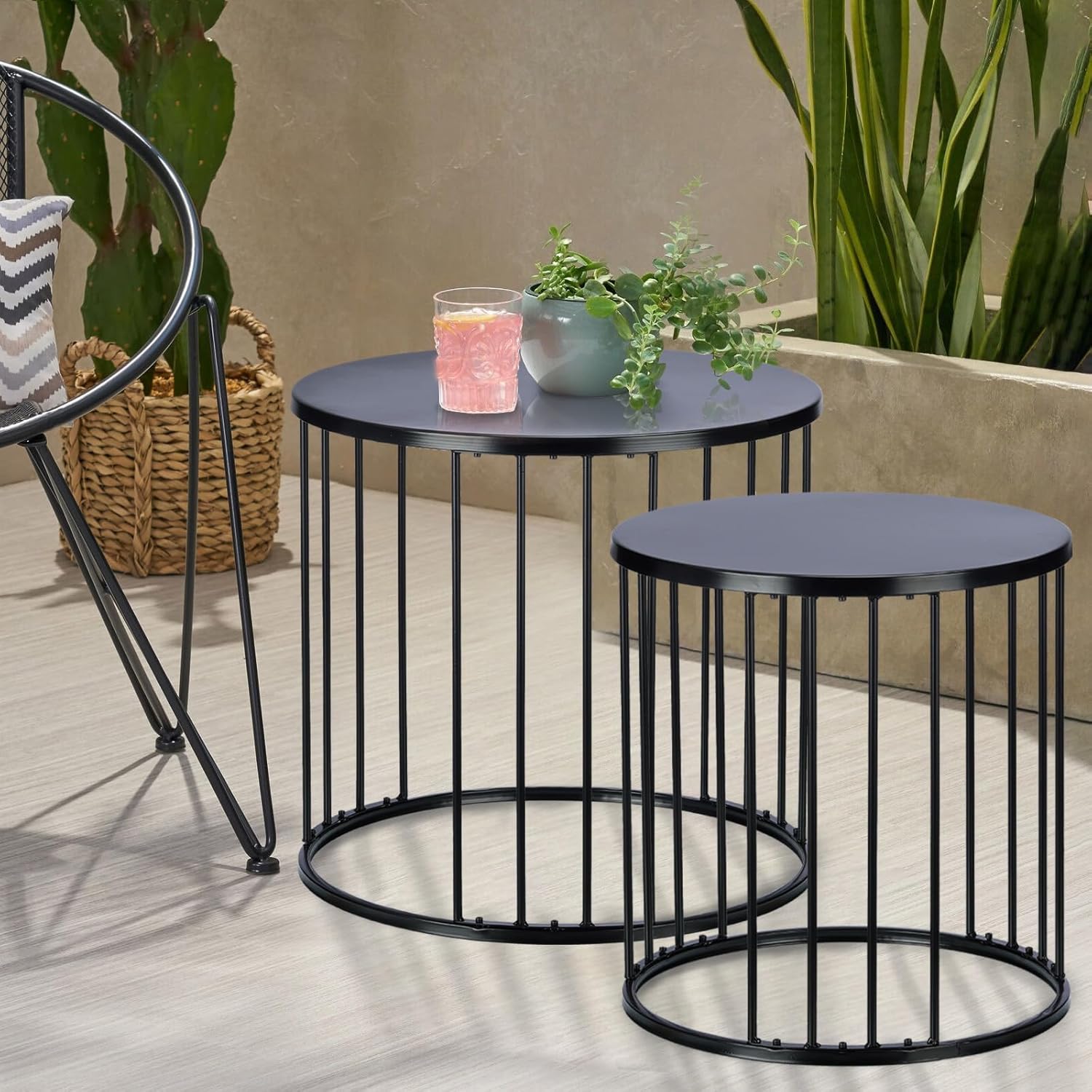 LEWIS&WAYNE Outdoor Side Table Set of 2, Metal Circle Accent End Tables for Balcony Backyard Garden Indoor Living Room, Durable Black Nesting Coffee Tables, 20”+16” Dia