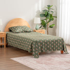 Zestaw pościeli Berkshire Blanket Peanuts® dla dzieci, rozmiar pełny - 4 części, Peanuts® mini pozy i łapy szare, urocze postacie Snoopy nadrukowane na miękkich mikrofibrowych prześcieradłach