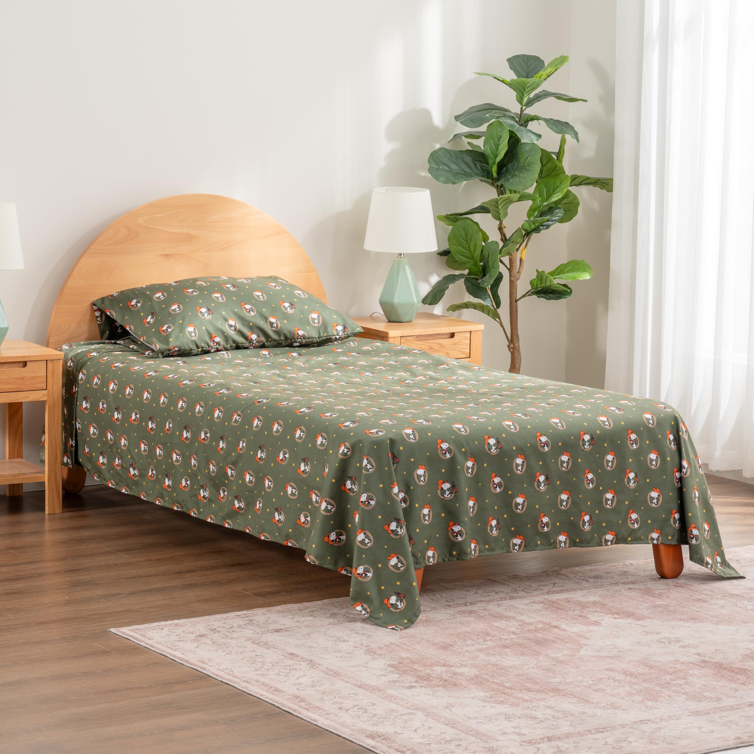 Zestaw pościeli Berkshire Blanket Peanuts® dla dzieci, rozmiar pełny - 4 części, Peanuts® mini pozy i łapy szare, urocze postacie Snoopy nadrukowane na miękkich mikrofibrowych prześcieradłach