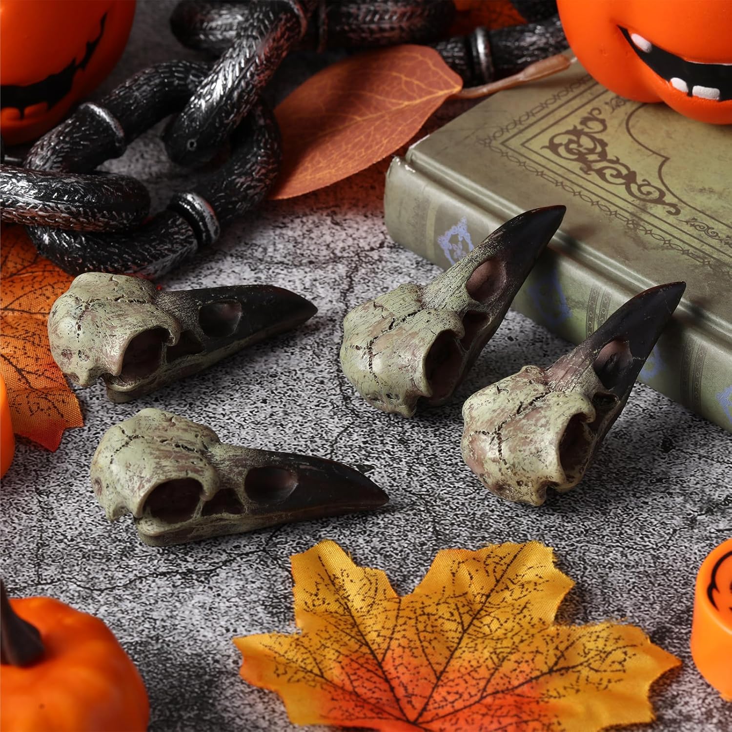 Geetery 4 Pcs Halloween Raven Skull Figurine Scavenger Gothic Crow Hanging Wall Sculpture Resin Raven Skull Statue for Home Faux Bird Bone Jewelry Necklace Decor (2.36 Inch)