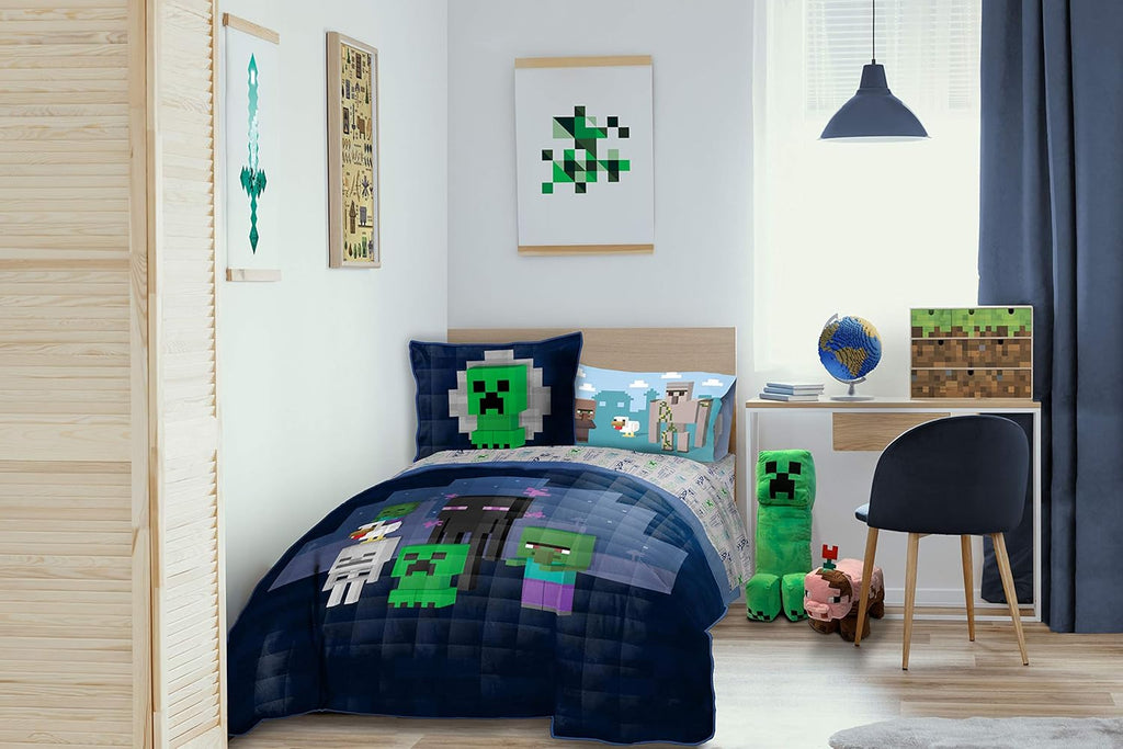 Jay Franco Minecraft Bad Night Twin Quilt & Sham Set - Super Soft Kids Bedding Features Creeper & Enderman - Fade Resistant Microfiber (Official Minecraft Product)
