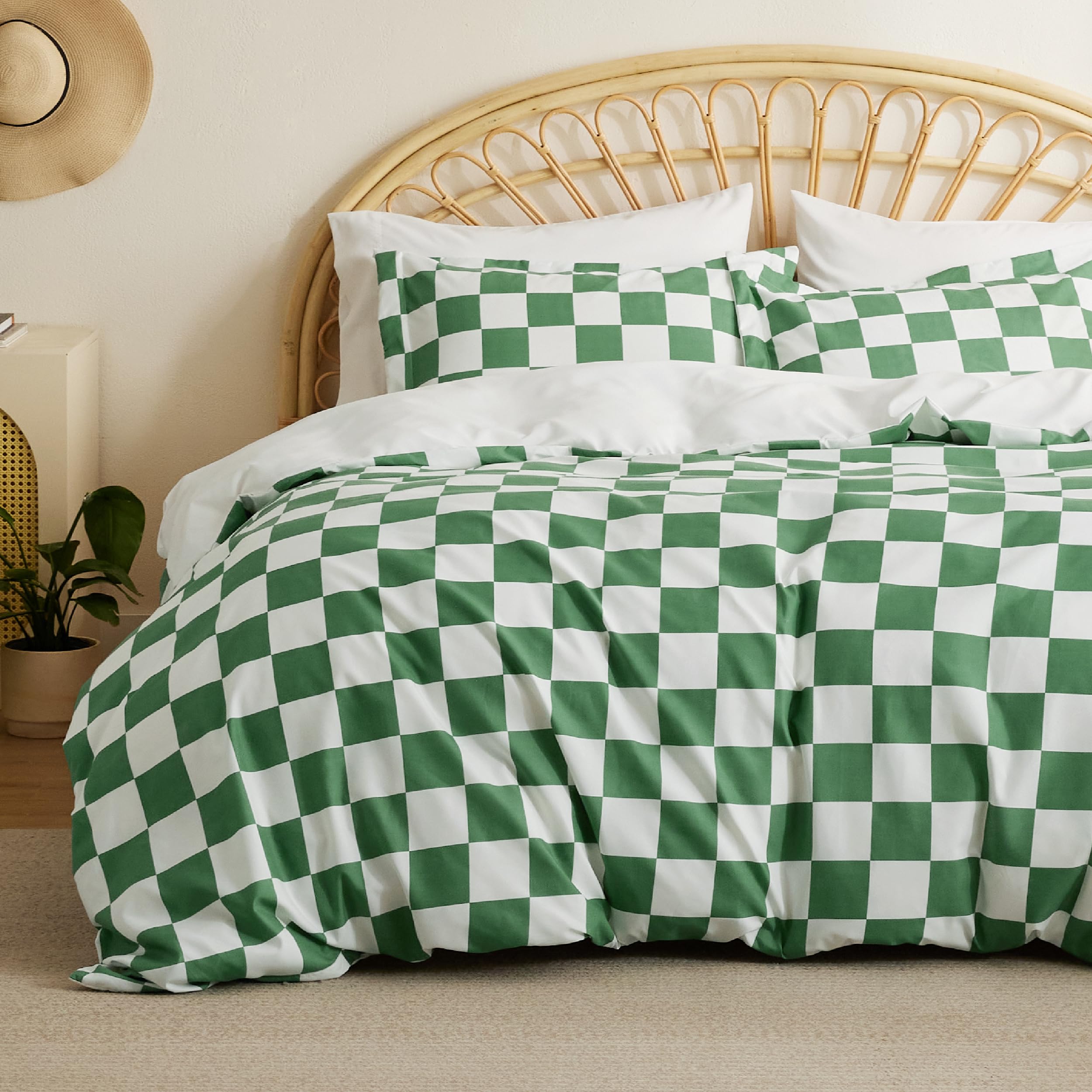 Bedsure Duvet Cover Queen Size - Reversible Floral Duvet Cover Set with Zipper Closure, Green Bedding Set, 3 Pieces, 1 Duvet Cover 90"x90" with 8 Corner Ties and 2 Pillow Shams 20"x26" - Grand Goldman