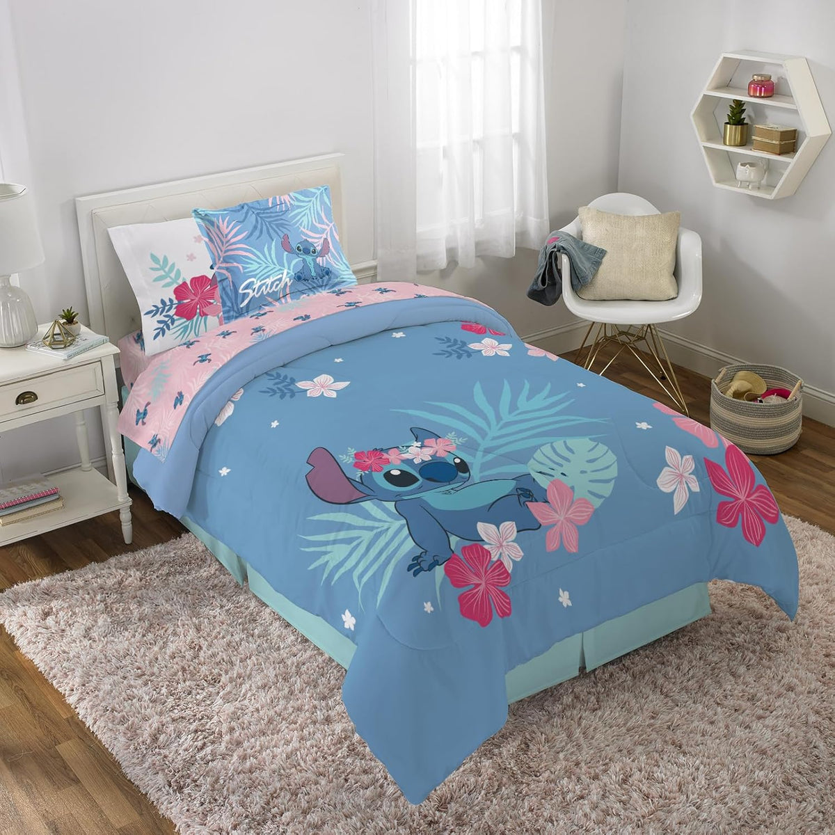 Jay Franco Disney Lilo & Stitch Paradise Dream 5 Piece Twin Bed Set - Includes Reversible Comforter & Sheet Set Bedding - Super Soft Fade Resistant Microfiber (Official Disney Product)