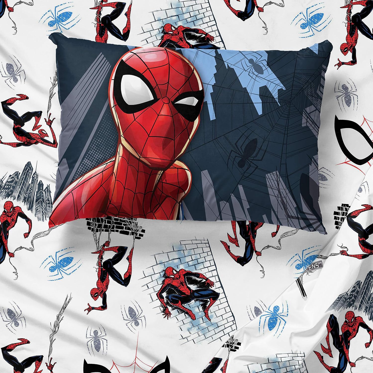Jay Franco Marvel Spiderman Crawl 4 Piece Twin Bed Set - Includes Reversible Comforter & Sheet Set Bedding - Fade Resistant Microfiber - (Official Marvel Product), Multi - Spiderman