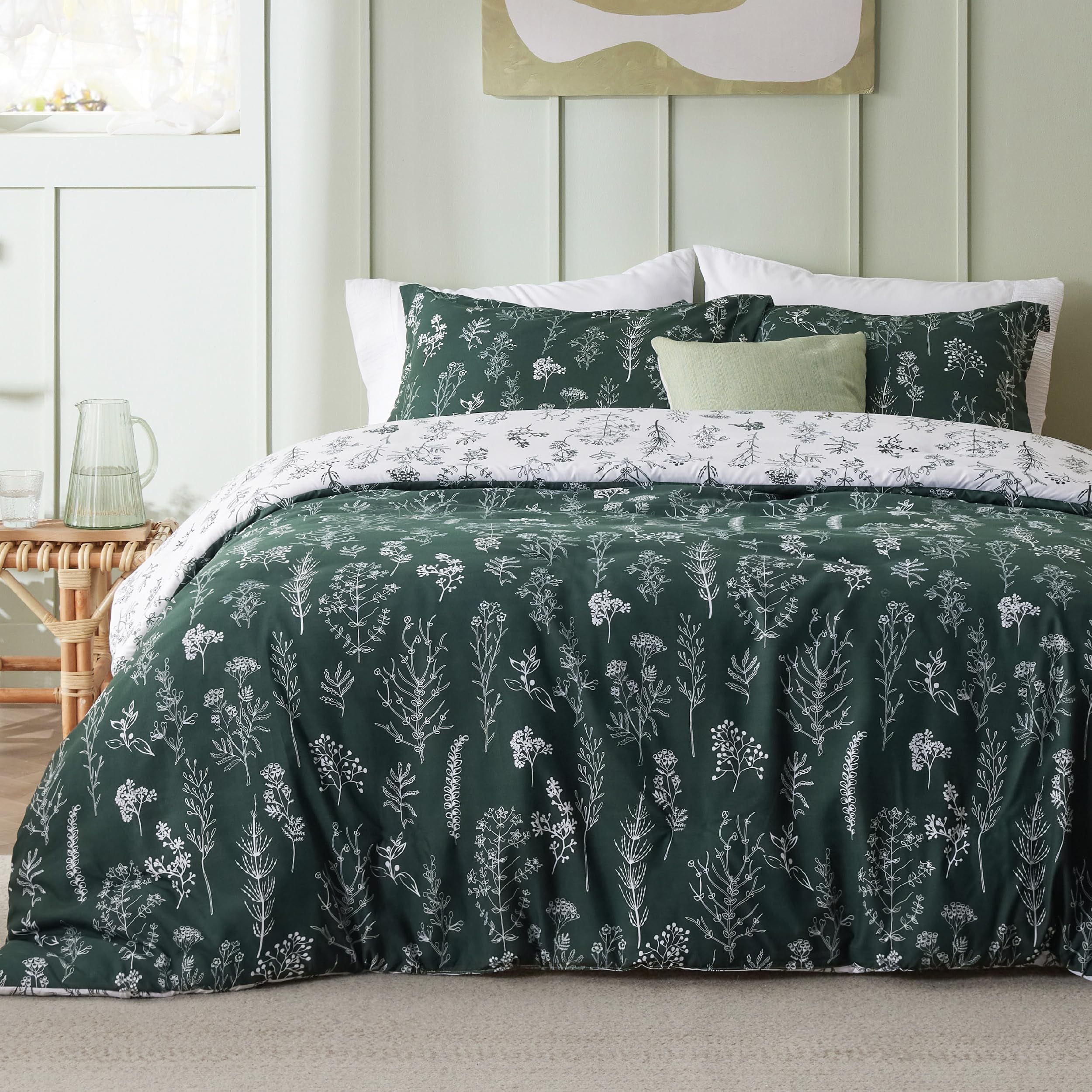 Bedsure Duvet Cover Queen Size - Reversible Floral Duvet Cover Set with Zipper Closure, Green Bedding Set, 3 Pieces, 1 Duvet Cover 90"x90" with 8 Corner Ties and 2 Pillow Shams 20"x26" - Grand Goldman