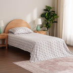 Zestaw pościeli Berkshire Blanket Peanuts® dla dzieci, rozmiar pełny - 4 części, Peanuts® mini pozy i łapy szare, urocze postacie Snoopy nadrukowane na miękkich mikrofibrowych prześcieradłach