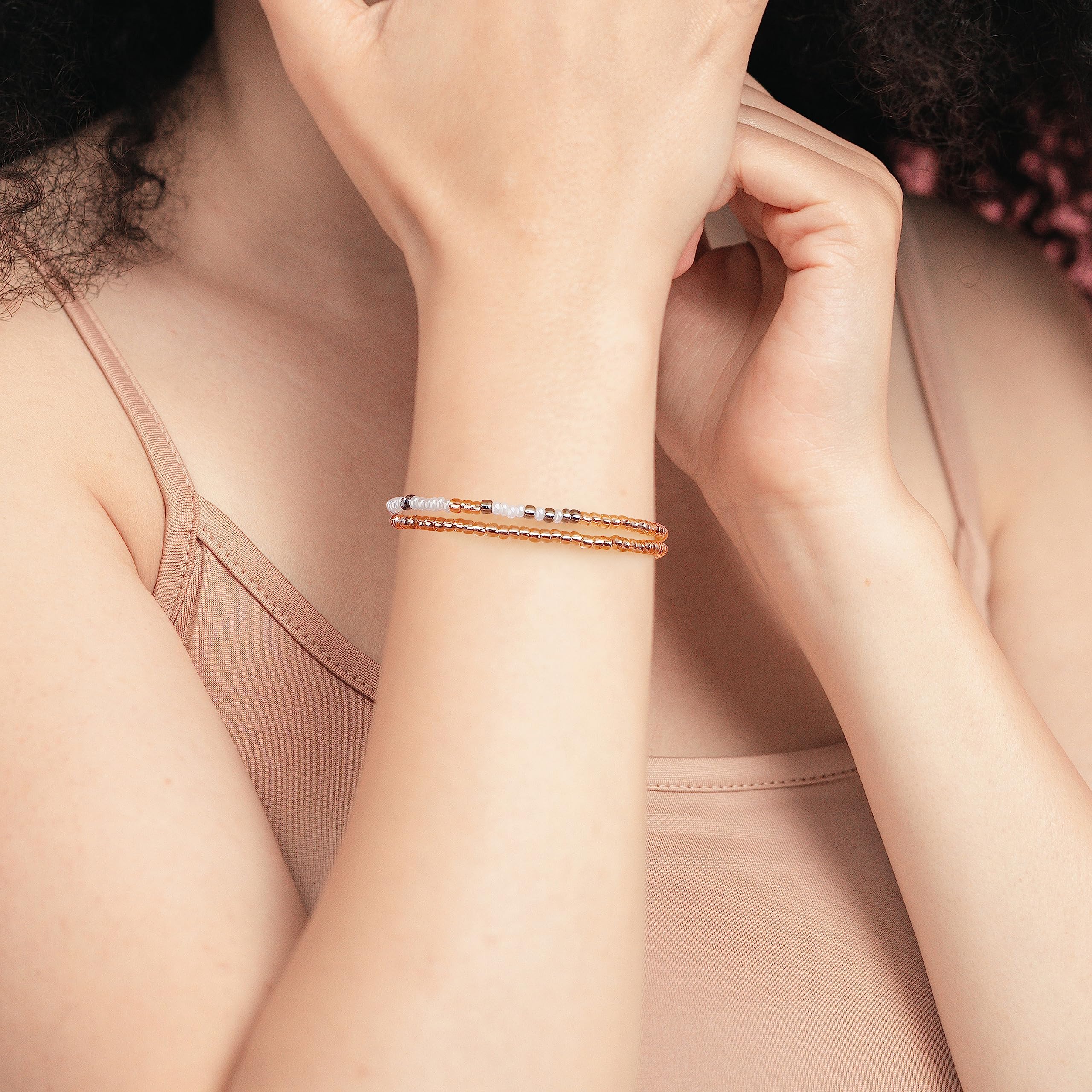 JoycuFF Cadeaux pour Femmes Maman Fille Sœur Amies Tante Infirmière Bracelets en Code Morse Inspirants pour Elle Bijoux d'Encouragement Inspirant et d'Autonomisation Tu Rends le Monde Meilleur