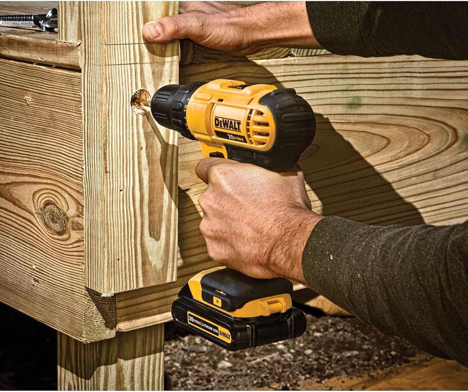 DEWALT 20V Max Cordless Drill/Driver Kit, 2 Batteries and Charger Included (DCD771C2)