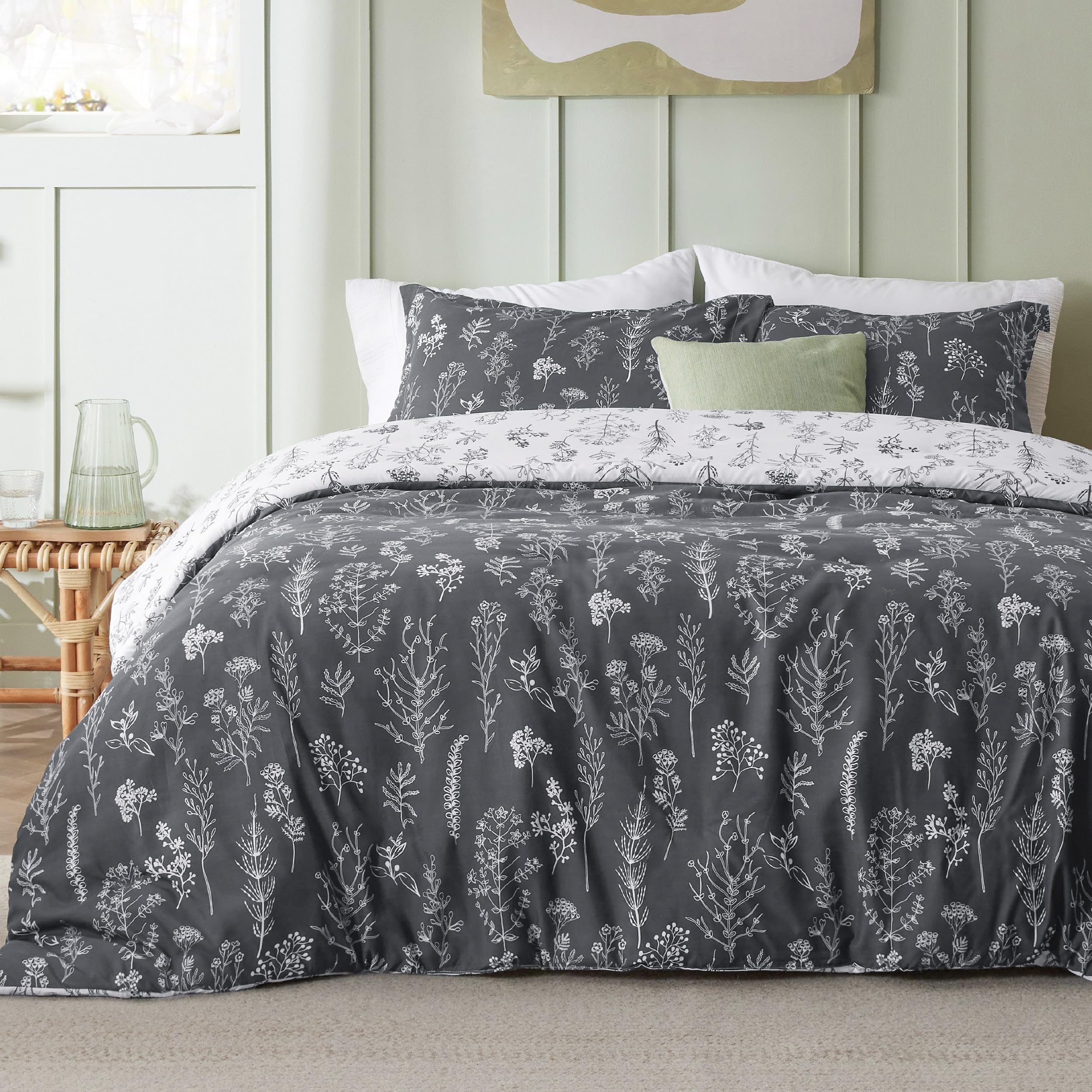Bedsure Duvet Cover Queen Size - Reversible Floral Duvet Cover Set with Zipper Closure, Green Bedding Set, 3 Pieces, 1 Duvet Cover 90"x90" with 8 Corner Ties and 2 Pillow Shams 20"x26" - Grand Goldman