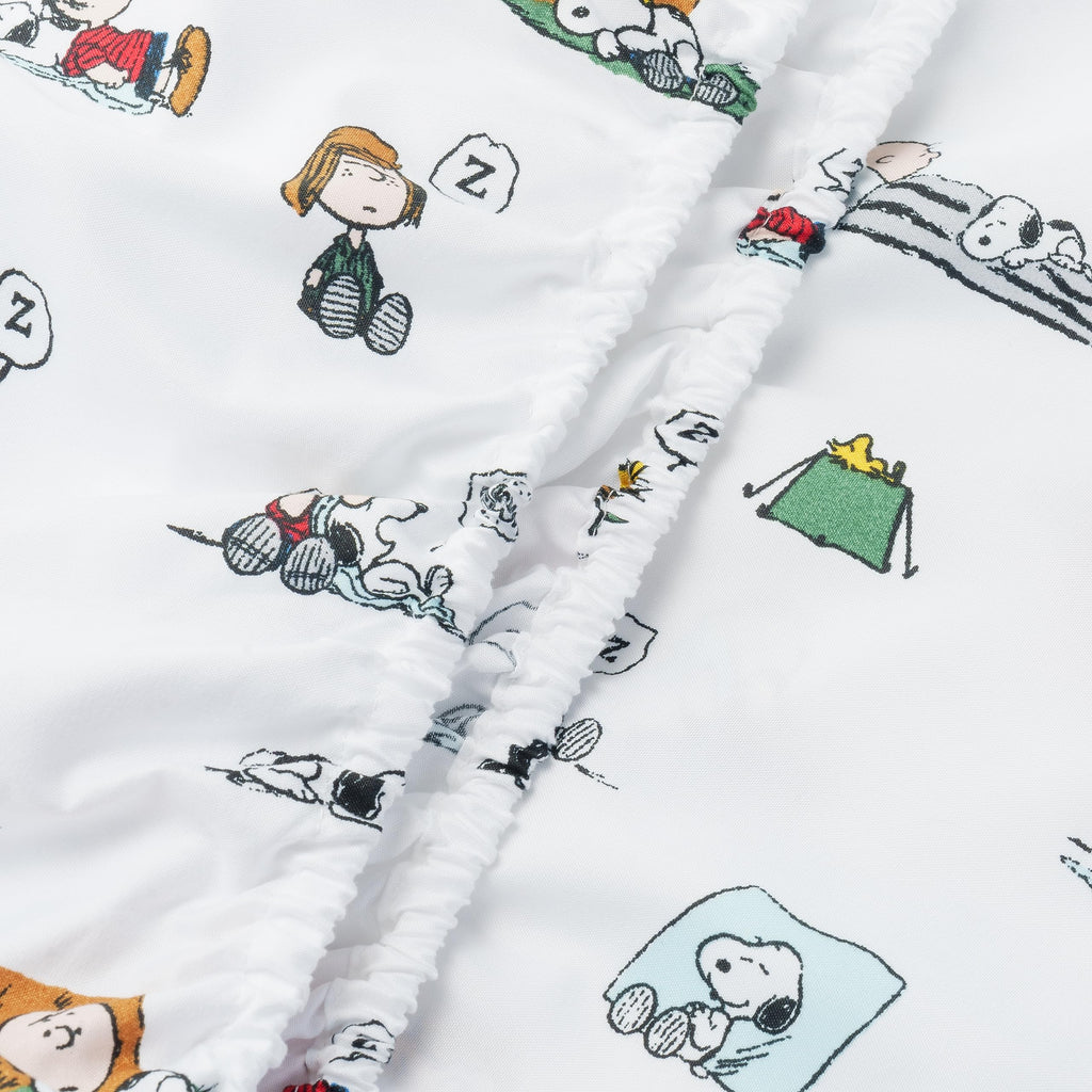 Zestaw pościeli Berkshire Blanket Peanuts® dla dzieci, rozmiar pełny - 4 części, Peanuts® mini pozy i łapy szare, urocze postacie Snoopy nadrukowane na miękkich mikrofibrowych prześcieradłach