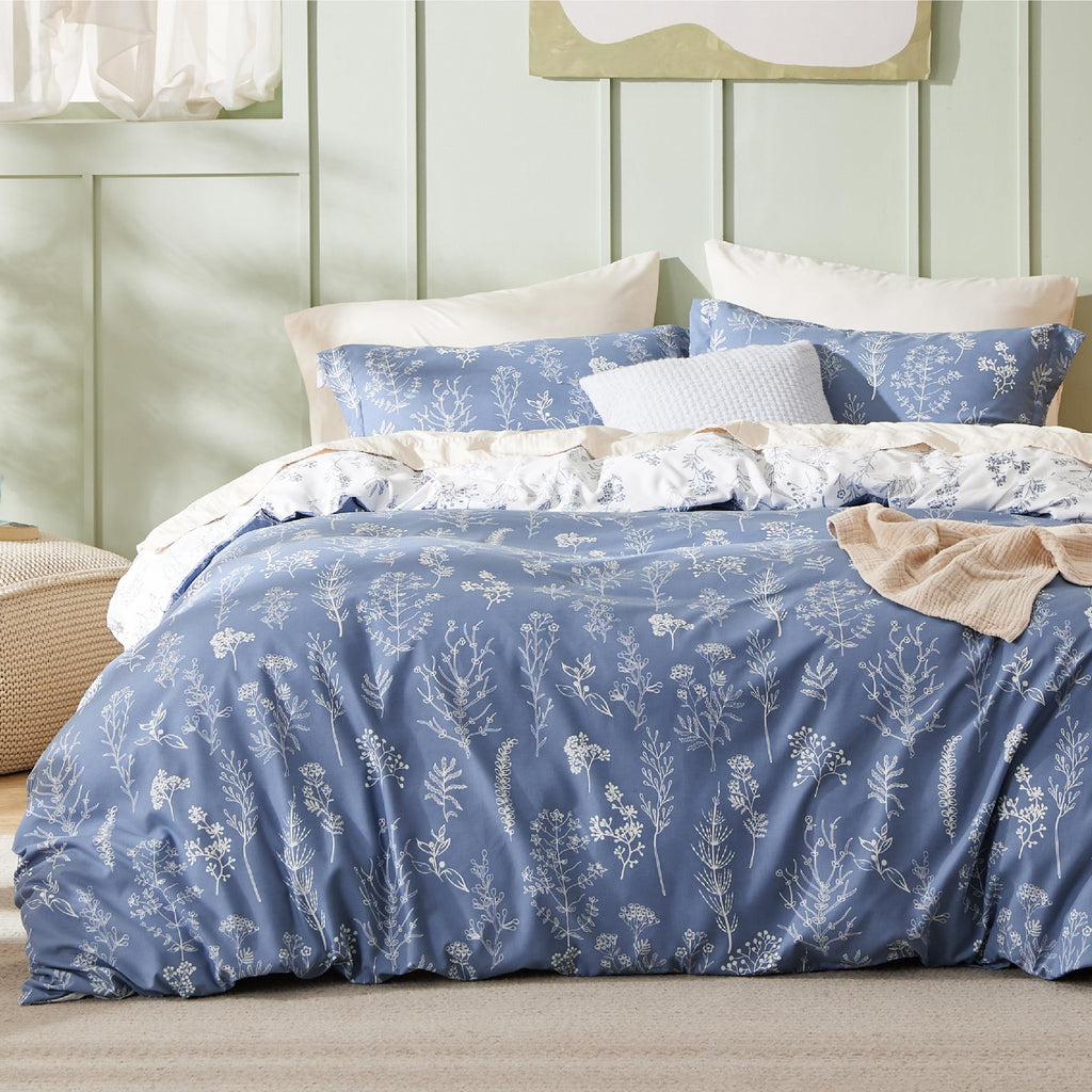 Bedsure Duvet Cover Queen Size - Reversible Floral Duvet Cover Set with Zipper Closure, Green Bedding Set, 3 Pieces, 1 Duvet Cover 90"x90" with 8 Corner Ties and 2 Pillow Shams 20"x26" - Grand Goldman