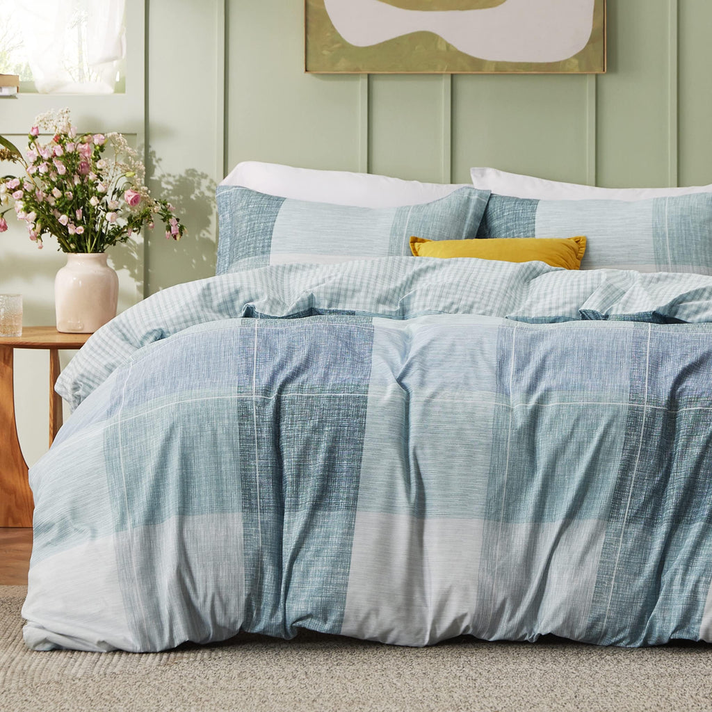 Bedsure Duvet Cover Queen Size - Reversible Floral Duvet Cover Set with Zipper Closure, Green Bedding Set, 3 Pieces, 1 Duvet Cover 90"x90" with 8 Corner Ties and 2 Pillow Shams 20"x26" - Grand Goldman