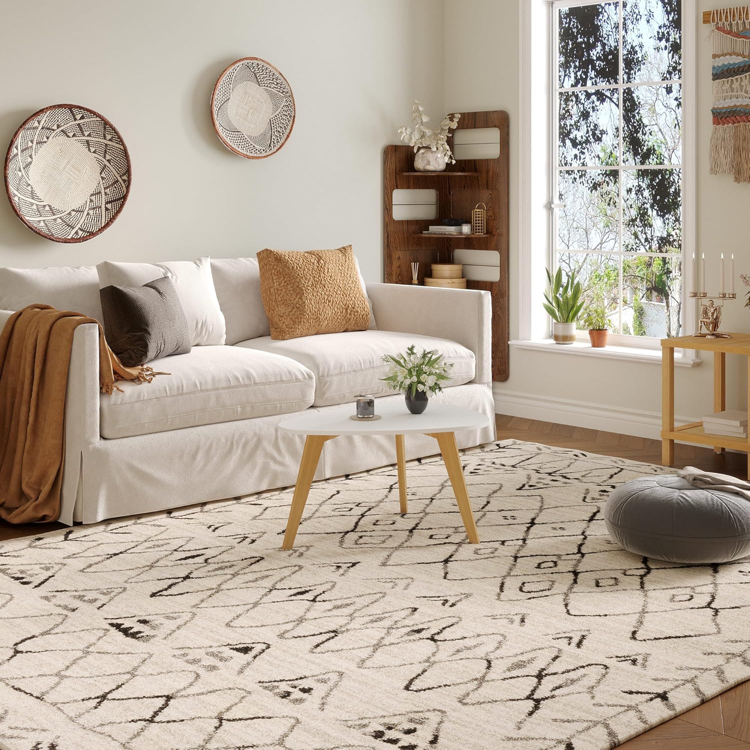 Small Oval Coffee Table,31.5" White Leaf-Shaped Center Table,Mid Century Minimalist Display Coffee Table for Living Room Small Space,Easy Assembly,White LCT50W