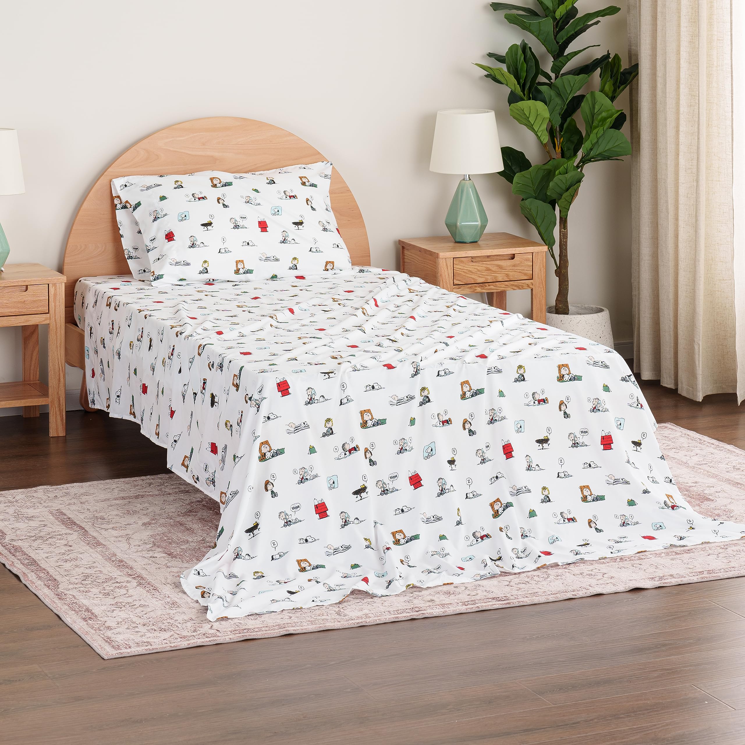 Zestaw pościeli Berkshire Blanket Peanuts® dla dzieci, rozmiar pełny - 4 części, Peanuts® mini pozy i łapy szare, urocze postacie Snoopy nadrukowane na miękkich mikrofibrowych prześcieradłach