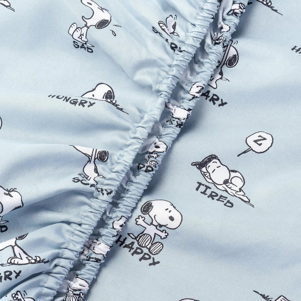 Zestaw pościeli Berkshire Blanket Peanuts® dla dzieci, rozmiar pełny - 4 części, Peanuts® mini pozy i łapy szare, urocze postacie Snoopy nadrukowane na miękkich mikrofibrowych prześcieradłach