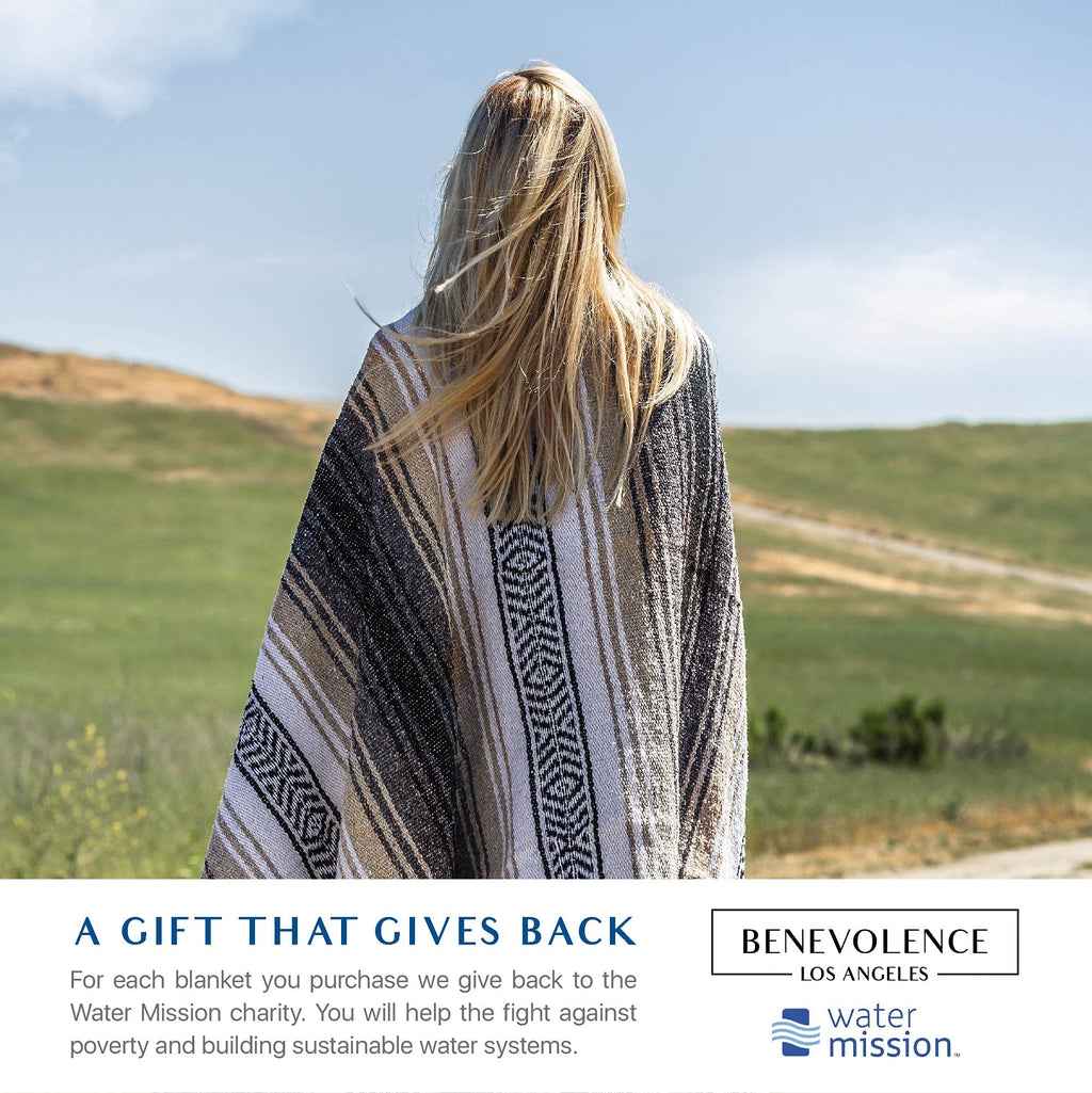 Wohltätigkeit LA Authentische handgewebte mexikanische Decke | Yoga-Decken, Outdoor, Picknick, Strand, Camping | Reitsattel | Serape 50x70 Zoll - Sand, Packung mit 1