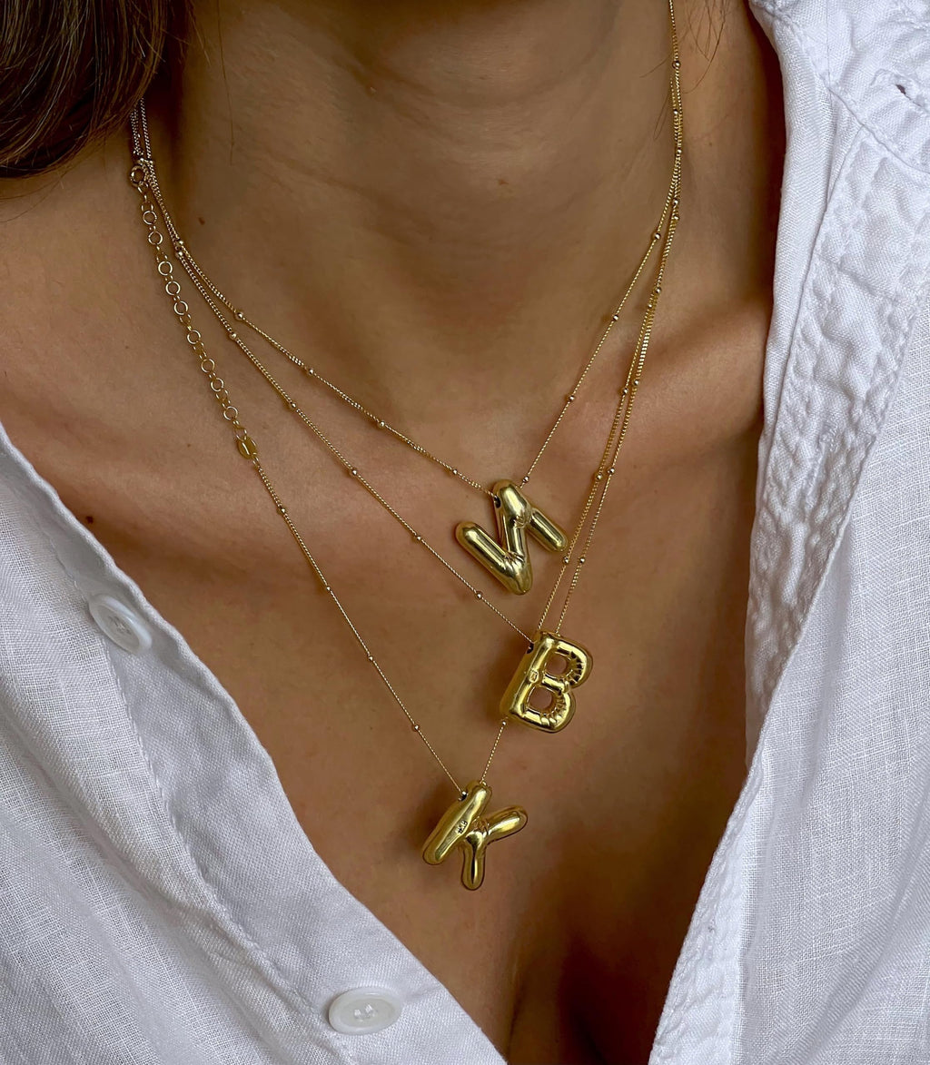 DIOWUS Bubble Letter Halskette für Frauen, zarte Ballon-Initial-Halsketten 18k vergoldete Kette Anhänger Alphabet Halsketten für Freundin Charm Einfaches Geschenk Schmuck (A)