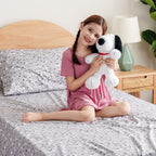 Zestaw pościeli Berkshire Blanket Peanuts® dla dzieci, rozmiar pełny - 4 części, Peanuts® mini pozy i łapy szare, urocze postacie Snoopy nadrukowane na miękkich mikrofibrowych prześcieradłach