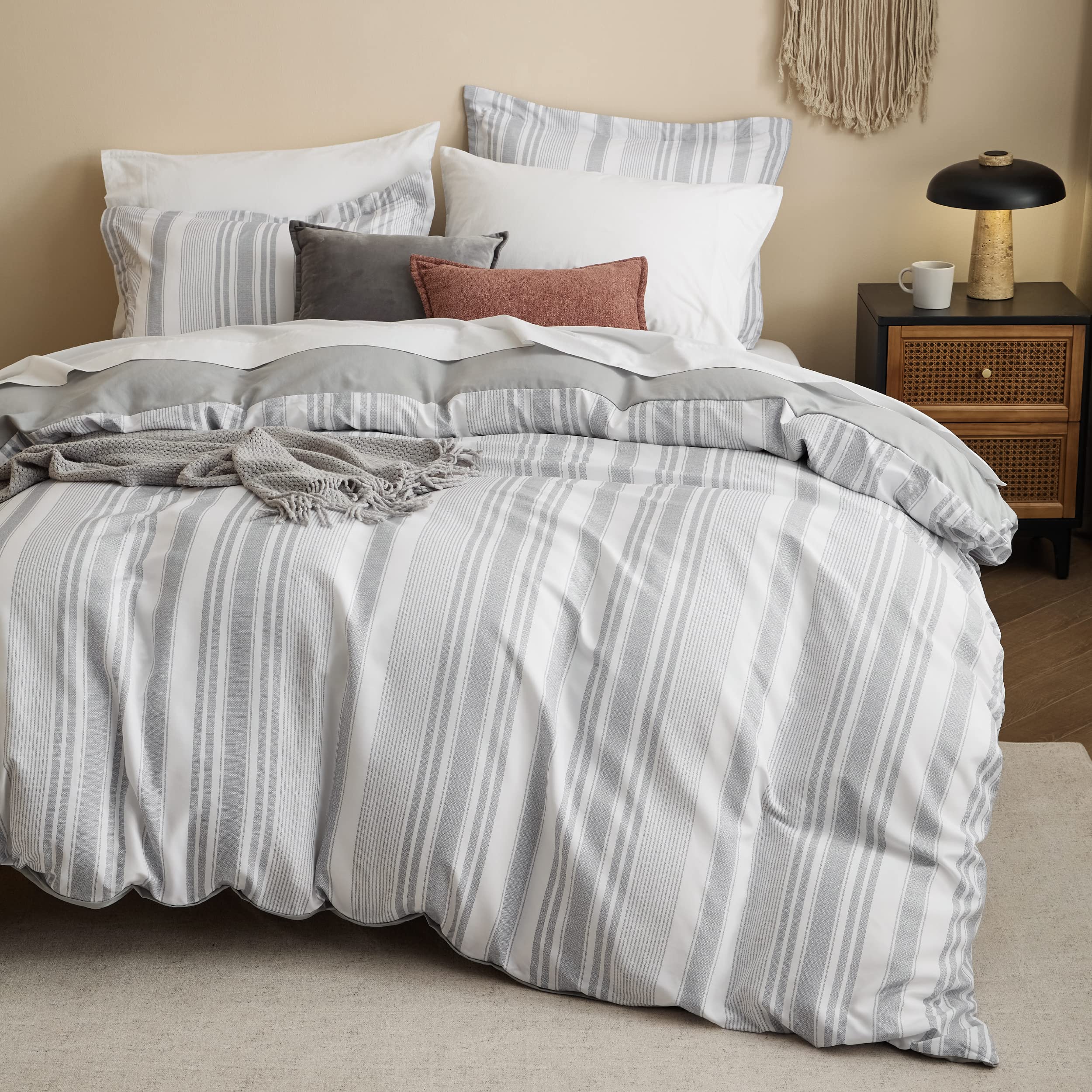 Bedsure Duvet Cover Queen Size - Reversible Floral Duvet Cover Set with Zipper Closure, Green Bedding Set, 3 Pieces, 1 Duvet Cover 90"x90" with 8 Corner Ties and 2 Pillow Shams 20"x26" - Grand Goldman