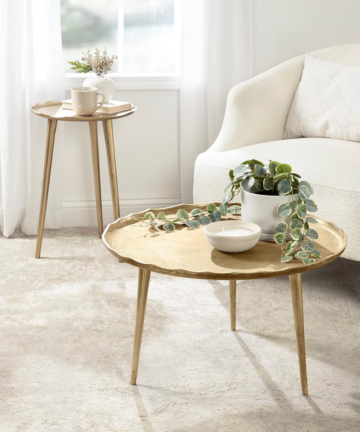 Kate and Laurel Alessia Modern Coffee Table, 25 x 25 x 15, Gold, Metal Coffee Table with Antique Detailing for Storage and Display