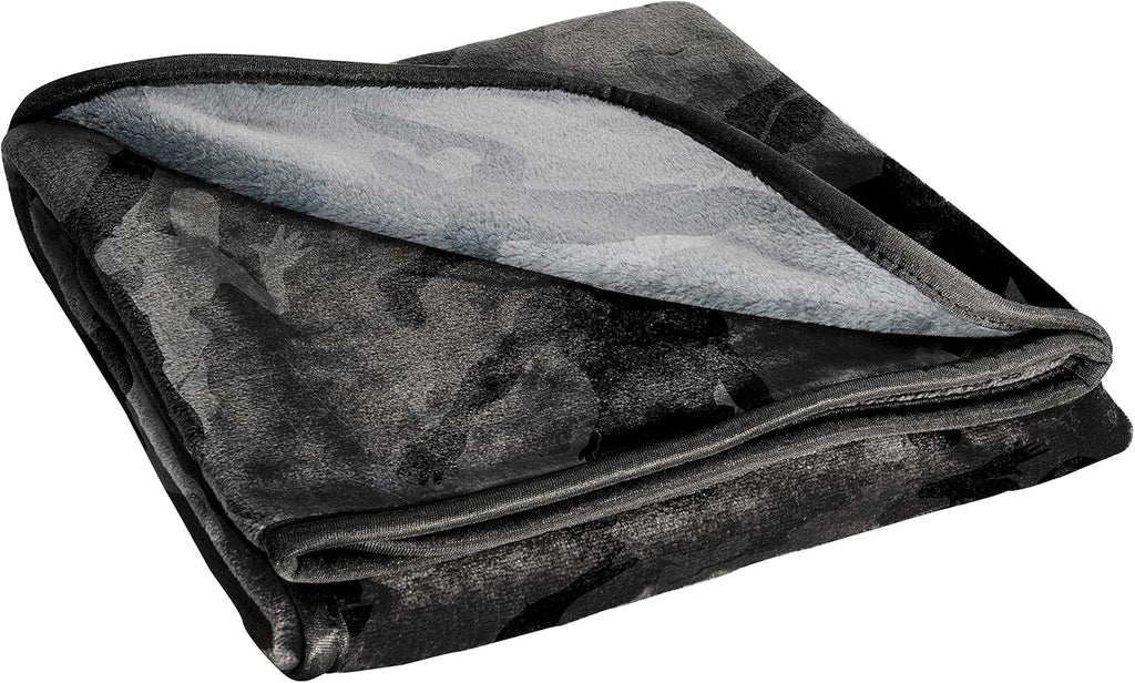 Jay Franco Fortnite Camo Emote Throw Blanket - Measures 46 x 60 inches, Bedding - Fade Resistant Super Soft (Official Fortnite Product)