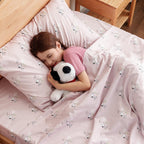 Zestaw pościeli Berkshire Blanket Peanuts® dla dzieci, rozmiar pełny - 4 części, Peanuts® mini pozy i łapy szare, urocze postacie Snoopy nadrukowane na miękkich mikrofibrowych prześcieradłach