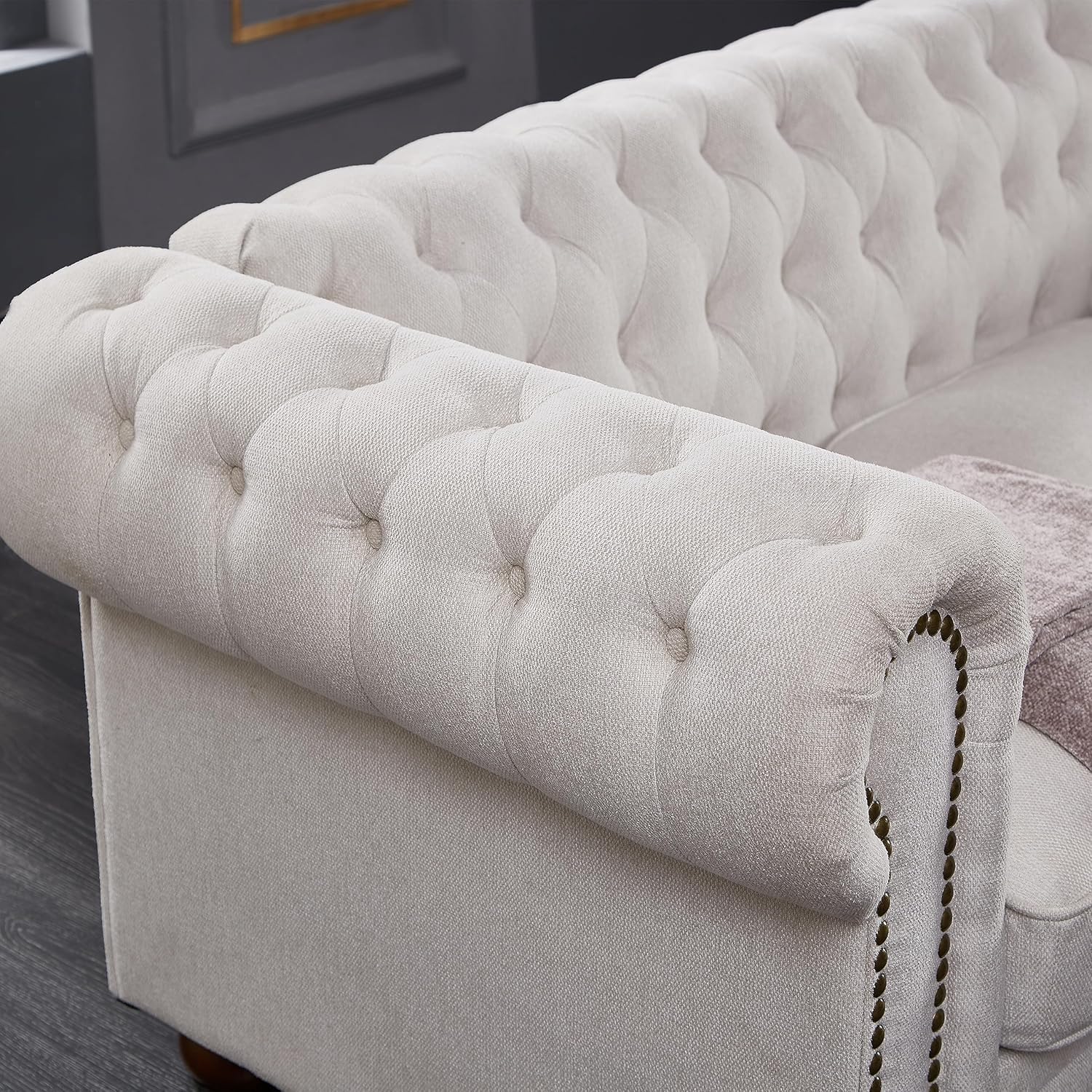 Chesterfield Sofa, 89" Mid Century Modern Couch with Low Back, Roll Arm Nailhead Trim Classic 3 Seater Couch for Living Room, Office, Apartment, Linen Beige