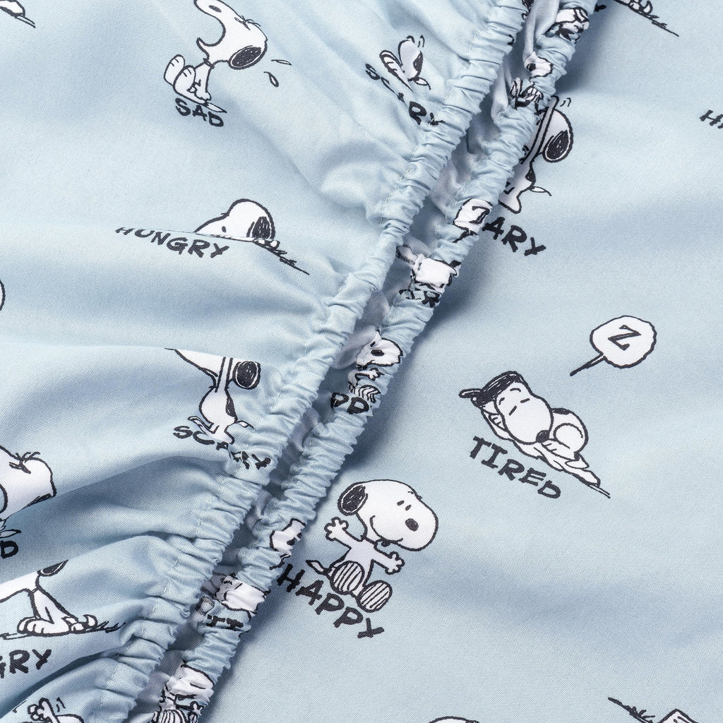Zestaw pościeli Berkshire Blanket Peanuts® dla dzieci, rozmiar pełny - 4 części, Peanuts® mini pozy i łapy szare, urocze postacie Snoopy nadrukowane na miękkich mikrofibrowych prześcieradłach