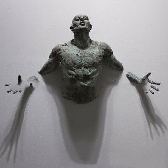 Artistic Sculpture Of Abstract Wall-penetrating Figures Imitating Copper - Grand Goldman