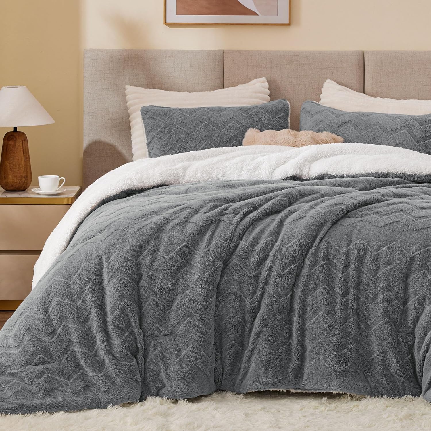 BEDELITE Fluffy Queen Comforter Set - Super Soft Sherpa Grey Comforter for Queen Size Bed, Luxury Warm Bedding Set for Winter, Fuzzy Bed Set 3 Pieces (1 Comforter, 2 Pillowcases) - Grand Goldman