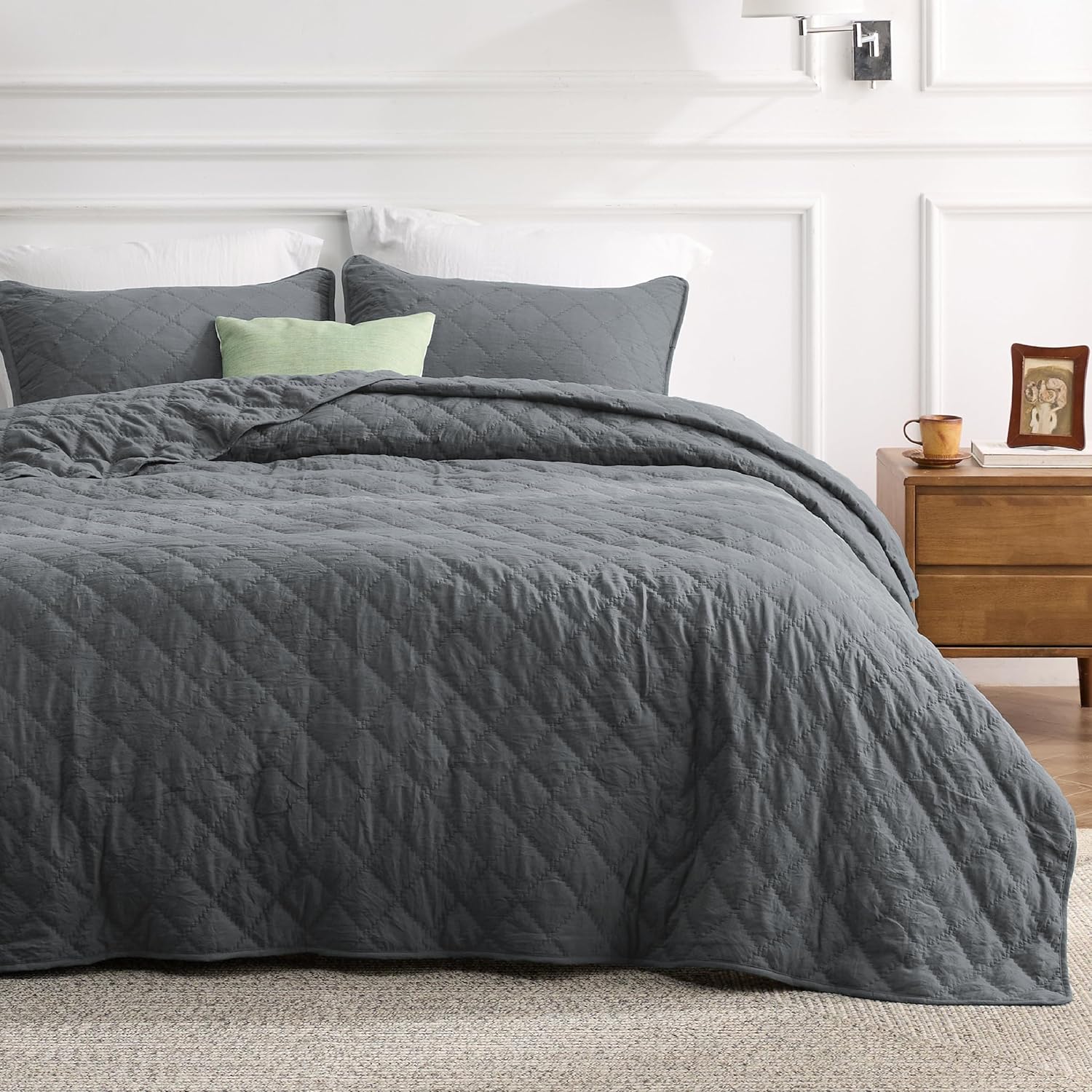 Bedsure Boho Quilt Queen Size Dark Green, Modern Geometric Stitched Pattern, Ultra Soft and Lightweight Bedding Set, 3 Pieces, 1 Quilt and 2 Pillow Shams - Grand Goldman