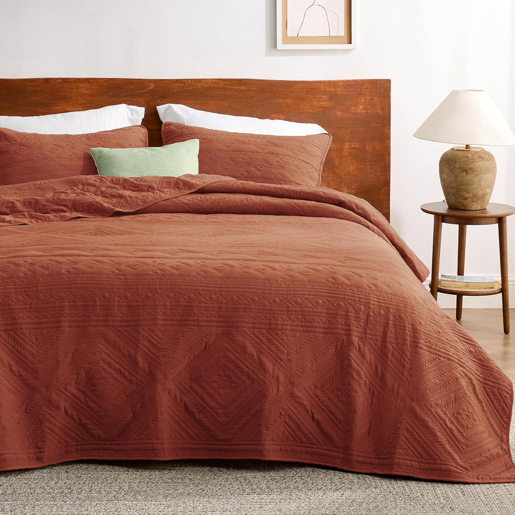 Bedsure Boho Quilt Queen Size Dark Green, Modern Geometric Stitched Pattern, Ultra Soft and Lightweight Bedding Set, 3 Pieces, 1 Quilt and 2 Pillow Shams - Grand Goldman