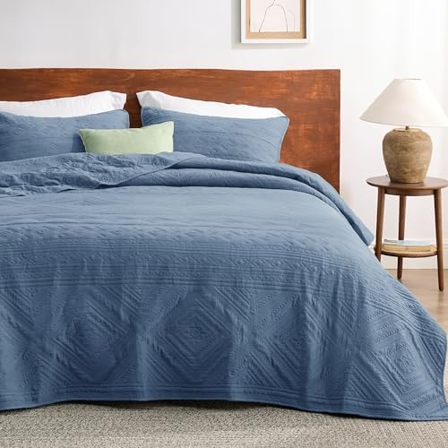 Bedsure Boho Quilt Queen Size Dark Green, Modern Geometric Stitched Pattern, Ultra Soft and Lightweight Bedding Set, 3 Pieces, 1 Quilt and 2 Pillow Shams - Grand Goldman