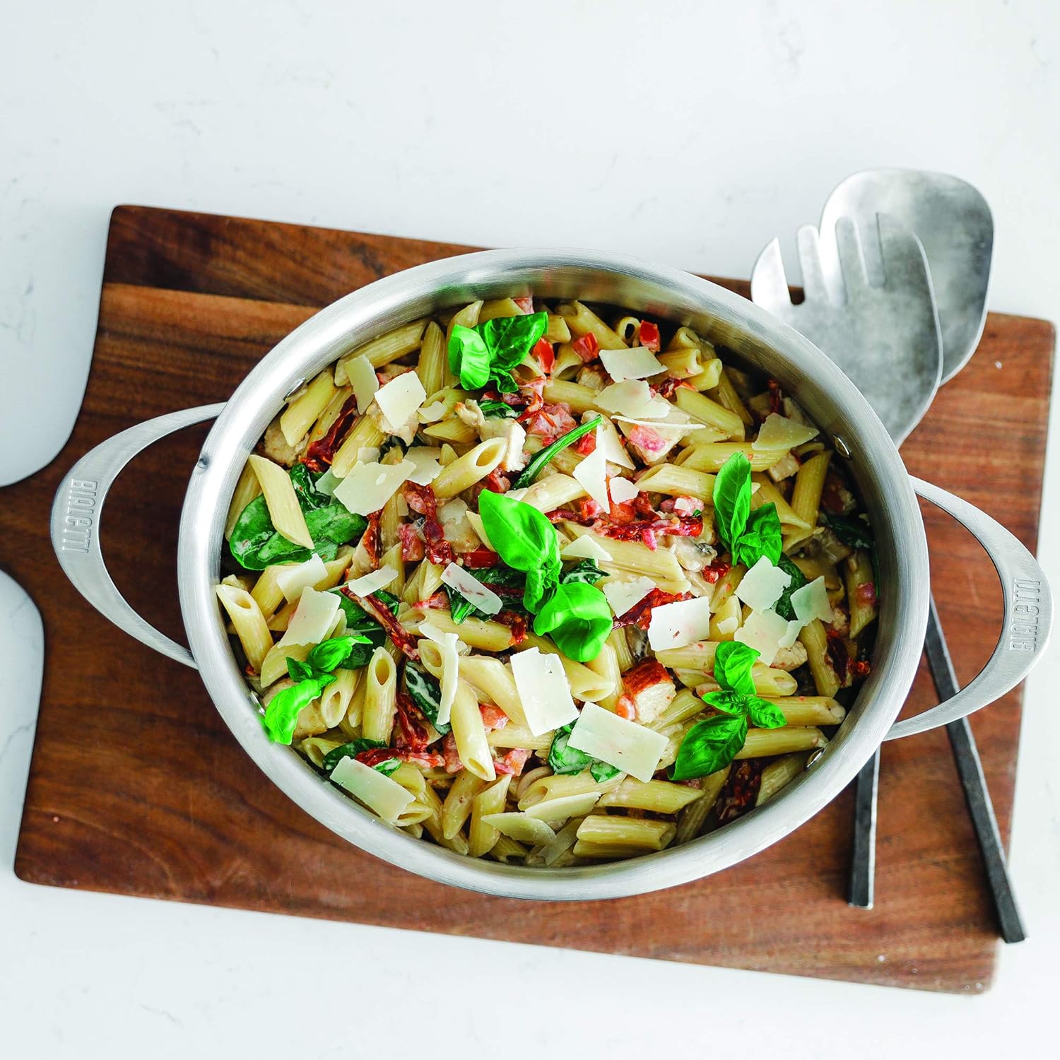 Bialetti 5.5 Quart Pasta Pot with Strainer Lid, Charcoal – Elongated Oval Pot for Longer Spaghetti, Lasagna, Penne & Farfalle Noodles, Heat Resistant Handles & Nonstick Interior, Large Pot for Cooking - Grand Goldman