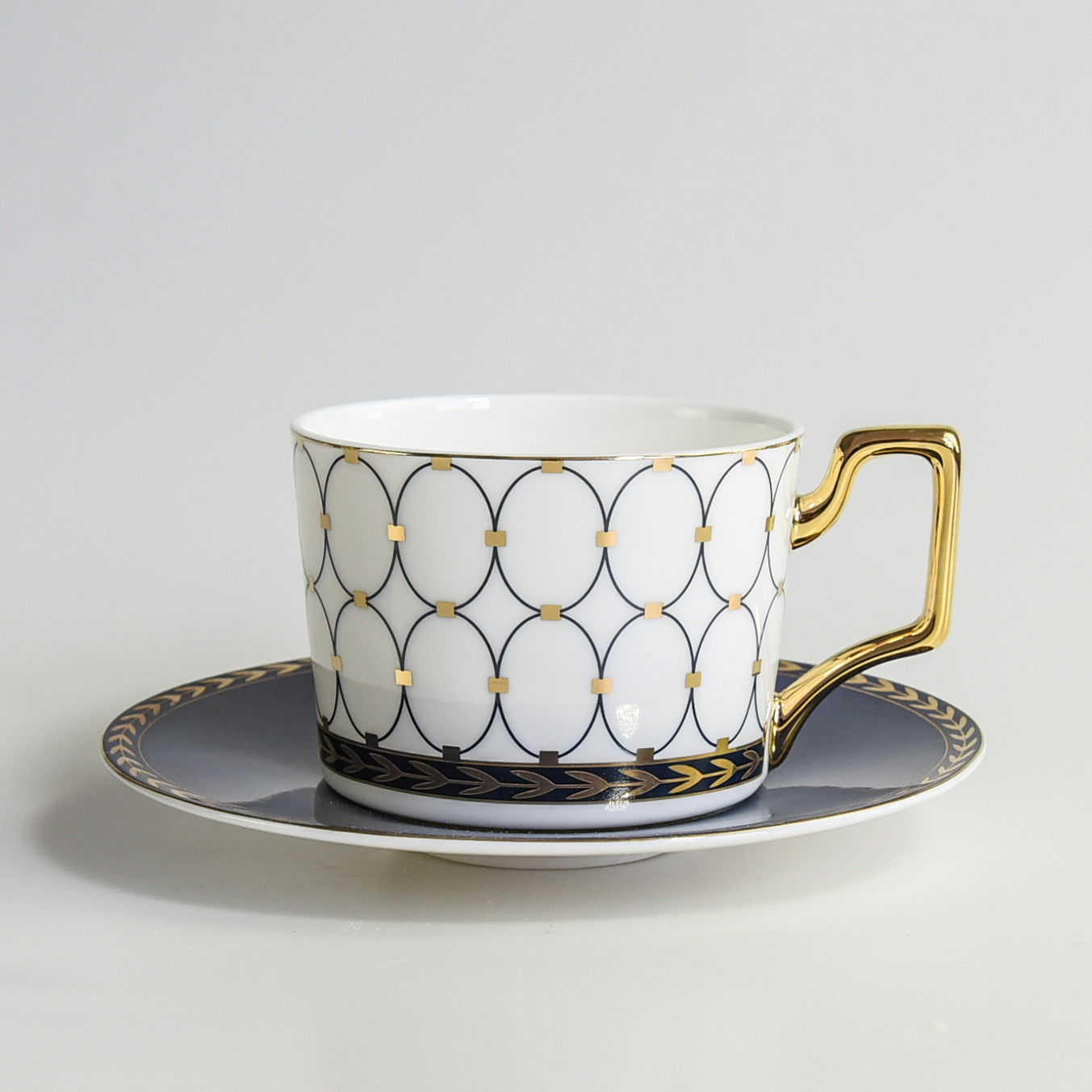 Ceramic Cup Dish Afternoon Tea Cup European Bone China Coffee Cup And Saucer Suit Meeting Sale Gift Gift - Grand Goldman