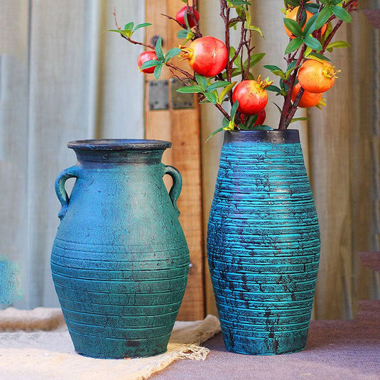 Ceramic Old Vases In The Living Room With Dried Flowers - Grand Goldman