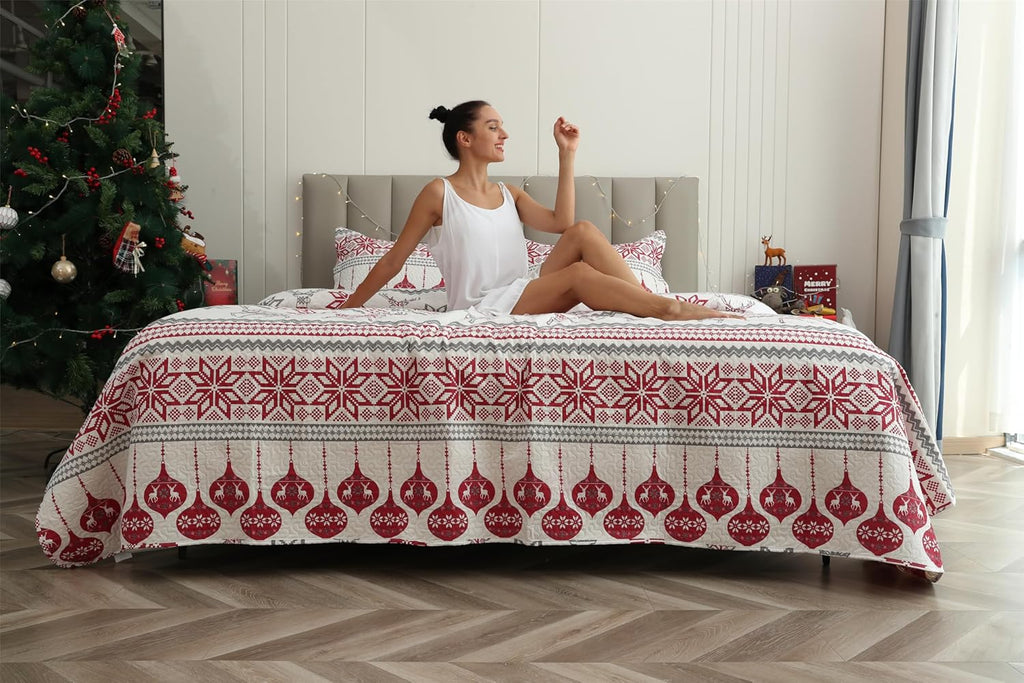 Christmas Quilt Set Queen Size (90 x 90 Inches) Reindeer Snowflakes Lantern Festival Bedding Sets,Christmas Tree Coverlet Bedspread,Xmas Bedroom Decoration,Chrimbo New Year Ornaments - Grand Goldman