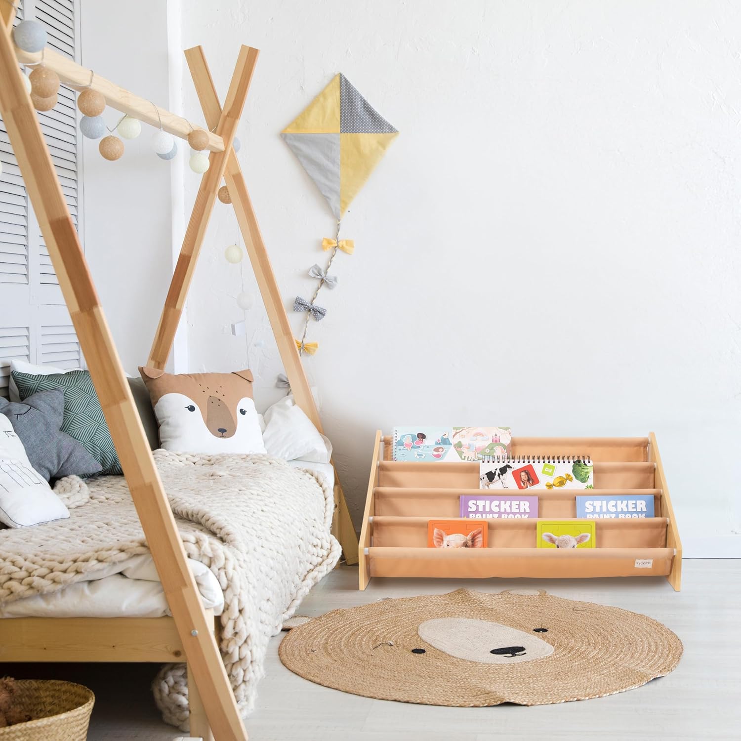 Decorative Bookshelf for Kids - Beautiful Shelf to Display All Books of Your Little One - The Perfect Nursery Organizer for Your Baby Girl or Boy´s Montessori Bedroom or Toddler Play Room Decor - Grand Goldman