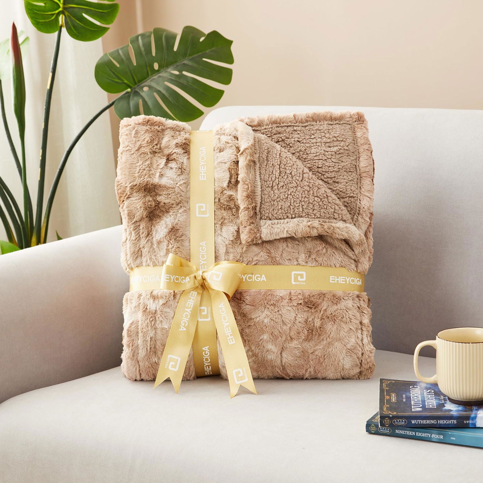 EHEYCIGA Electric Heated Blanket Throw Faux Fur, 10 Hours Auto Shut Off 9 Heating Levels Heating Blanket Throw, Soft Warm Heated Blanket Fast Heating, Faux Fur & Sherpa - Grand Goldman