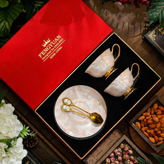 ANGLETERRE Bone China Petit ensemble de tasses à café anglaises de luxe pour un usage domestique Thé de l'après-midi en céramique Exquis Style européen Coffeeware Teaware