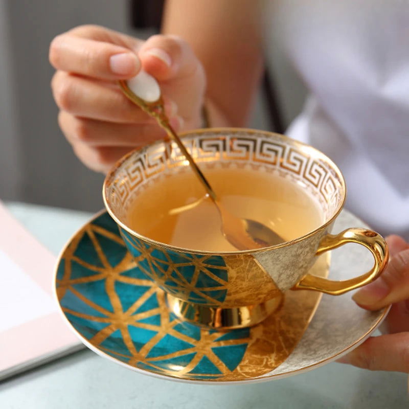 European Coffee Set Bone China Coffee Cup And Saucer Set Retro Luxury Porcelain Cup For Birthday Gift Couple Set With Gift Box - Grand Goldman